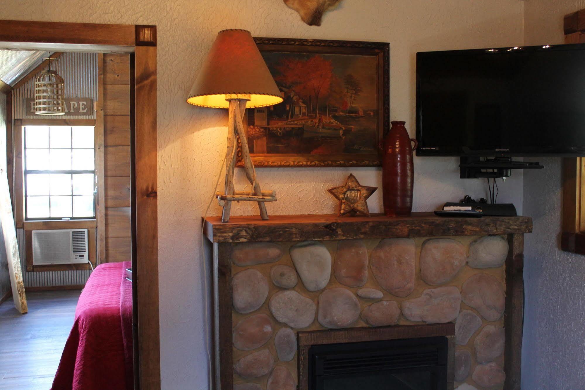 Bear Creek Lodge Cabin Resort Reeds Spring Екстериор снимка